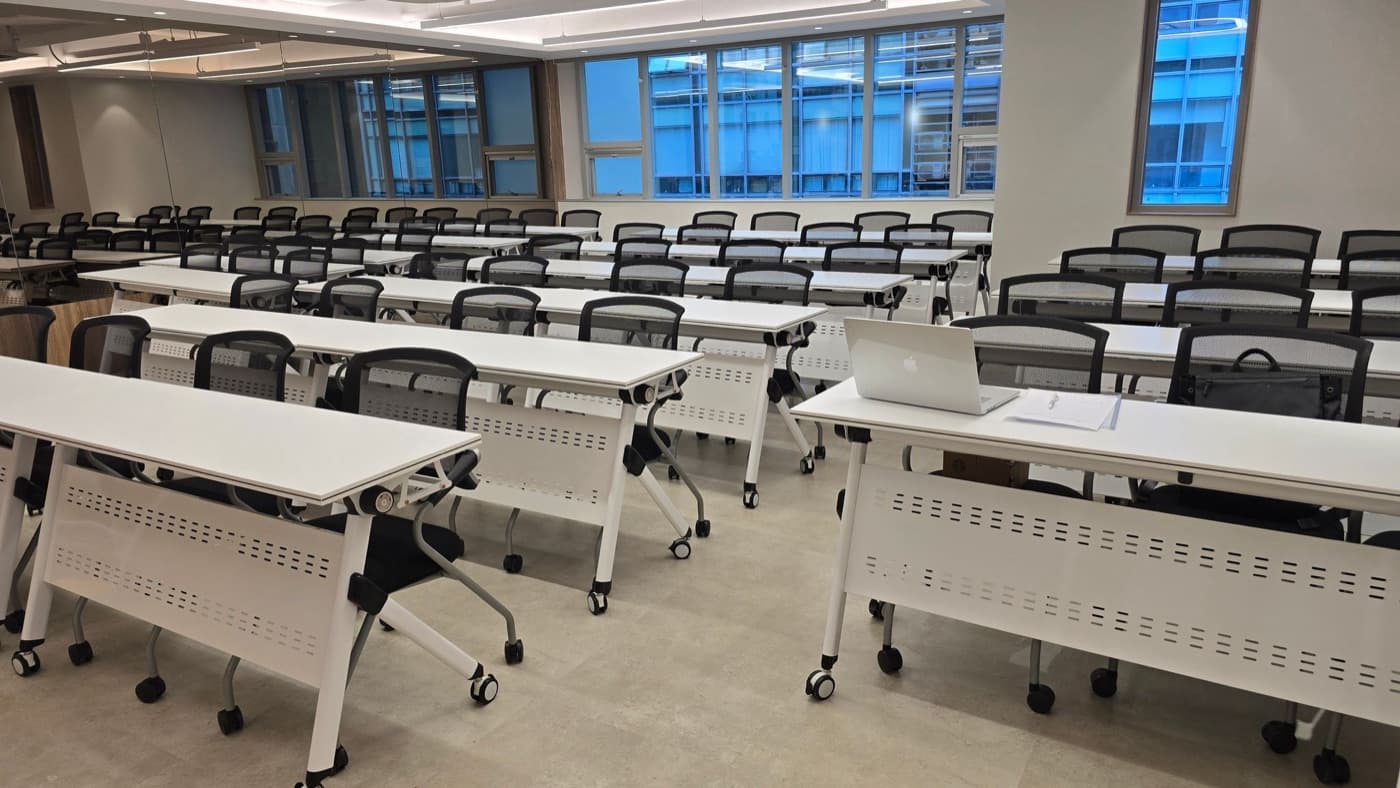 더피크 강남강의실 내부 전경